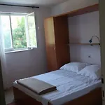 Apartment Srecko Primosten
