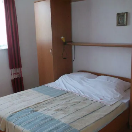 Apartment Srecko Primosten
